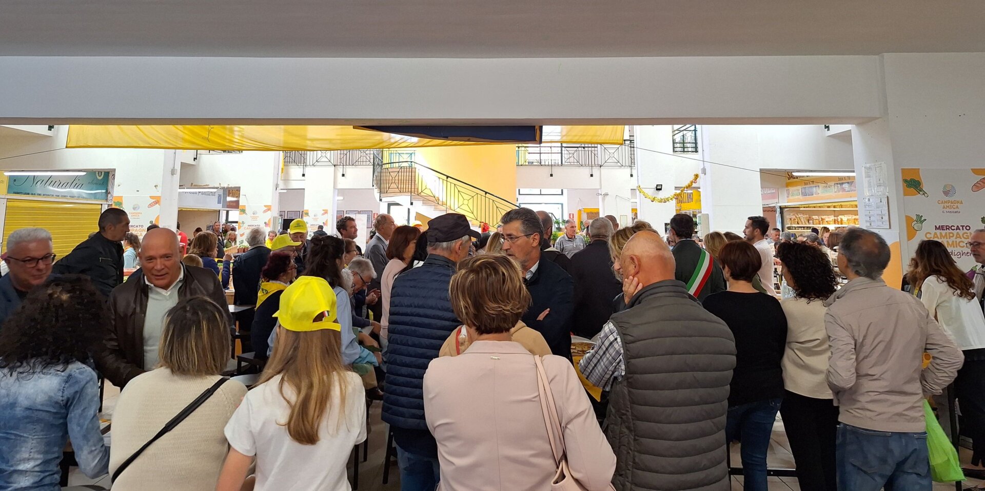 inaugurazione mercato campagna amica bordighera 17 maggio 2025_02