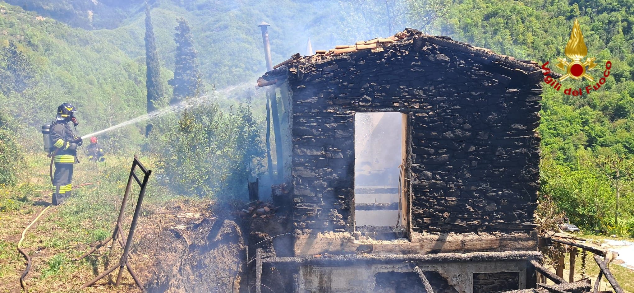 incendio casa abitazione molini di triora primo maggio 2025_05