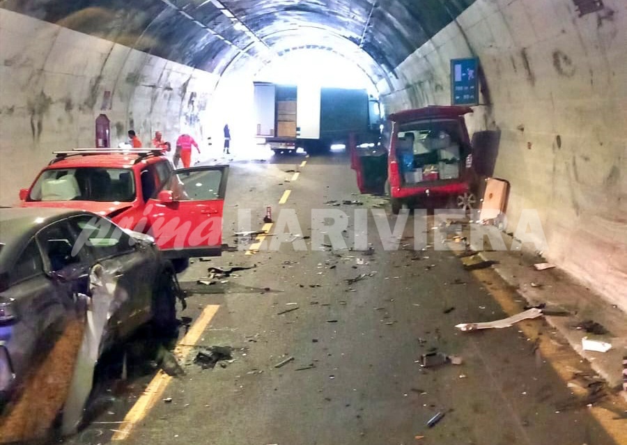 incidente a10 autofiori vallecrosia galleria 13 maggio 2025_02