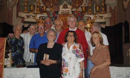 Caravonica celebra i 50 anni di sacerdozio di Don Gian Franco Minasso