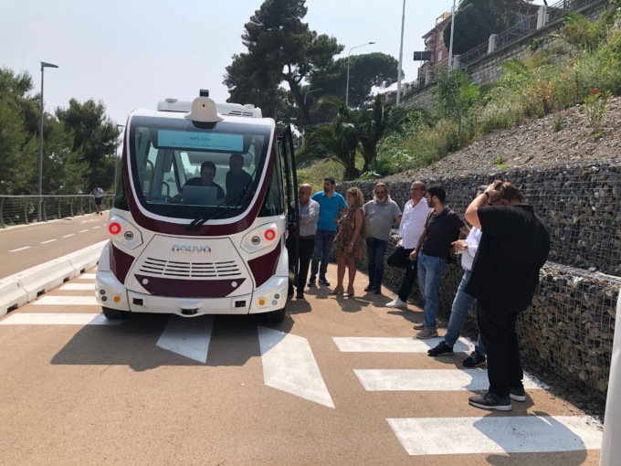 Prove tecniche per la navetta elettrica a Imperia