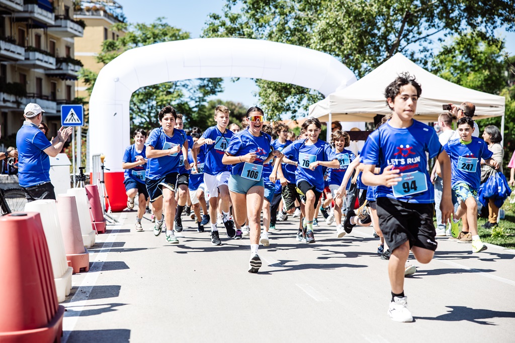 LET'S RUN TOGETHER
