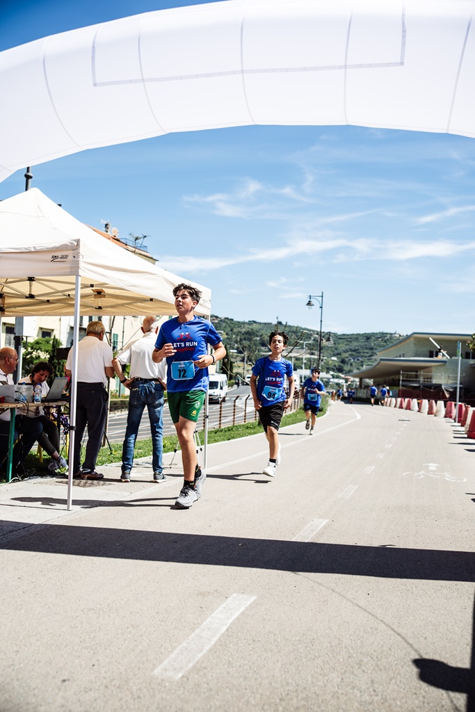 LET'S RUN TOGETHER