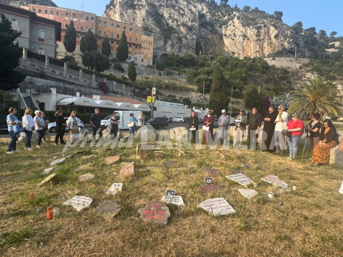 A Ponte San Ludovico il ricordo dei migranti morti nel tentativo di valicare la frontiera