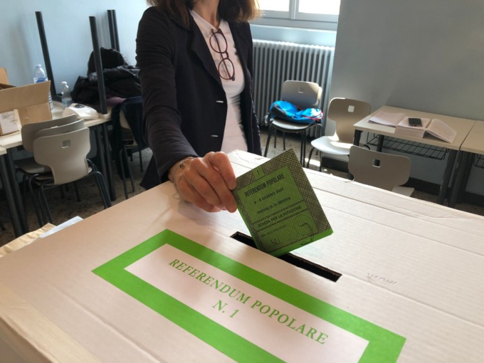 Referendum: l’affluenza delle 23 è al 17,49, sotto la media nazionale
