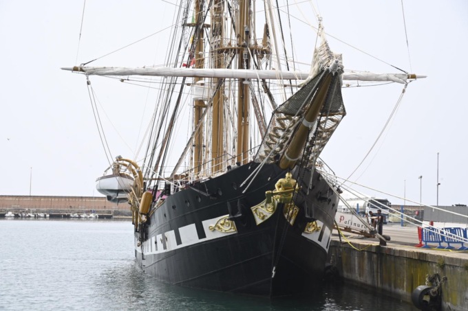 Nave Palinuro attracca a Imperia