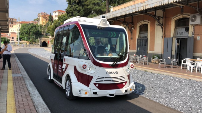 Al via i test con i passeggeri per le navette a guida autonoma