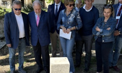 La visita di "Sir" Antonio Capranica al Cimitero Monumentale tra gli inglesi