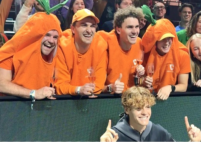 La finale Sinner-Alcaraz del Roland Garros all’Ariston con i Carota Boys