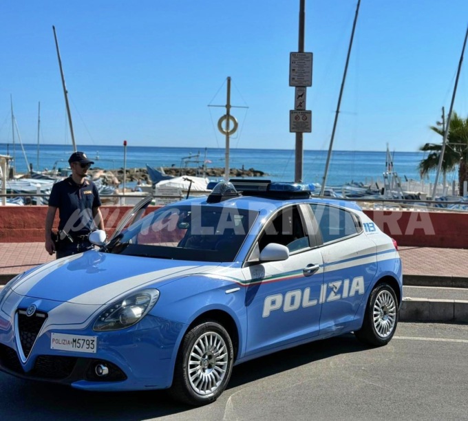 Uomo di 43 anni arrestato dopo rapina al Carrefour