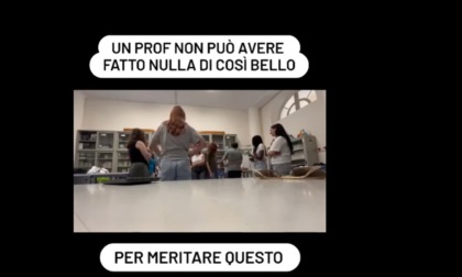 "Oh Capitano, mio Capitano" il commovente saluto dei ragazzi dell'Artistico al loro Prof