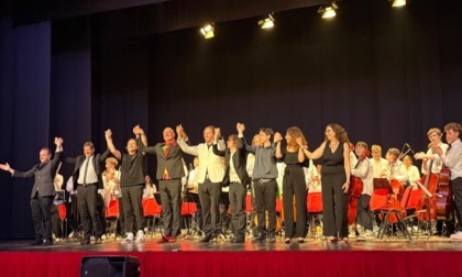 Teatro Cavour gremito per “Notte da Oscar”: in scena l’Istituto Sauro con le sue orchestre scolastiche