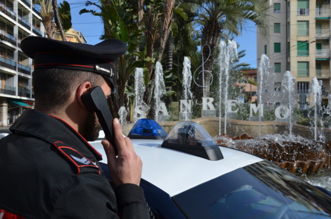 Ubriaco, inscena una lite per rubare una collanina. Arrestato