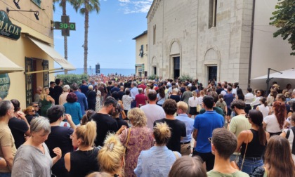 Oltre 3mila persone per l'addio a Jonathan
