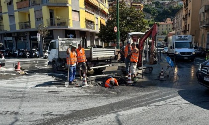 Traffico in tilt per un tubo rotto in centro