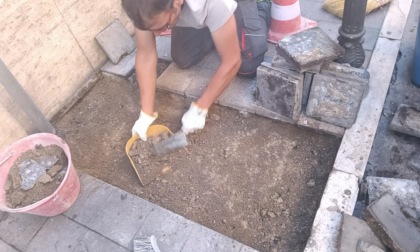Ripristinati alcuni tratti di marciapiede in via Martiri