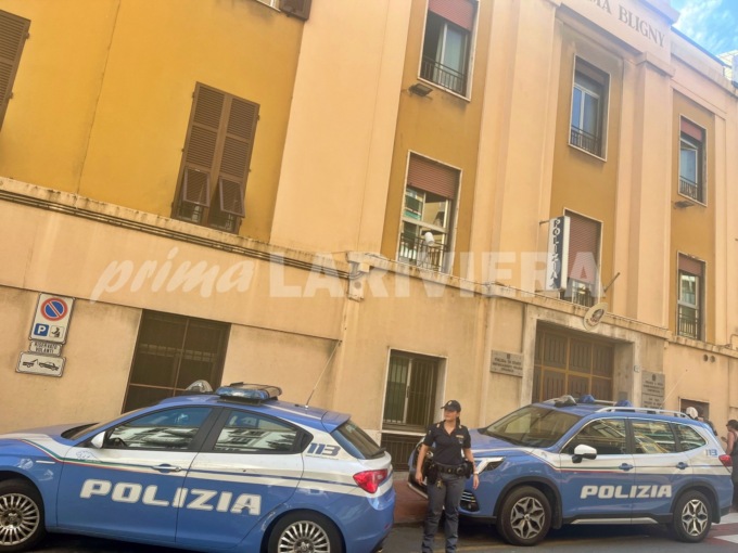 Madre e figlia  si presentano al Commissariato per chiedere aiuto ma avevano divieto di dimora sul territorio italiano