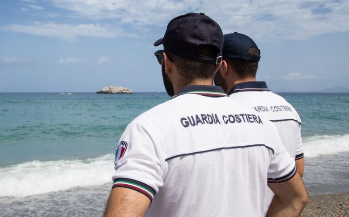 Trovato un cadavere in spiaggia