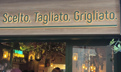 Alassio, inaugurato il 20° punto vendita de “Il Mannarino”: la macelleria con cucina che valorizza il Sud e punta sulla filiera italiana