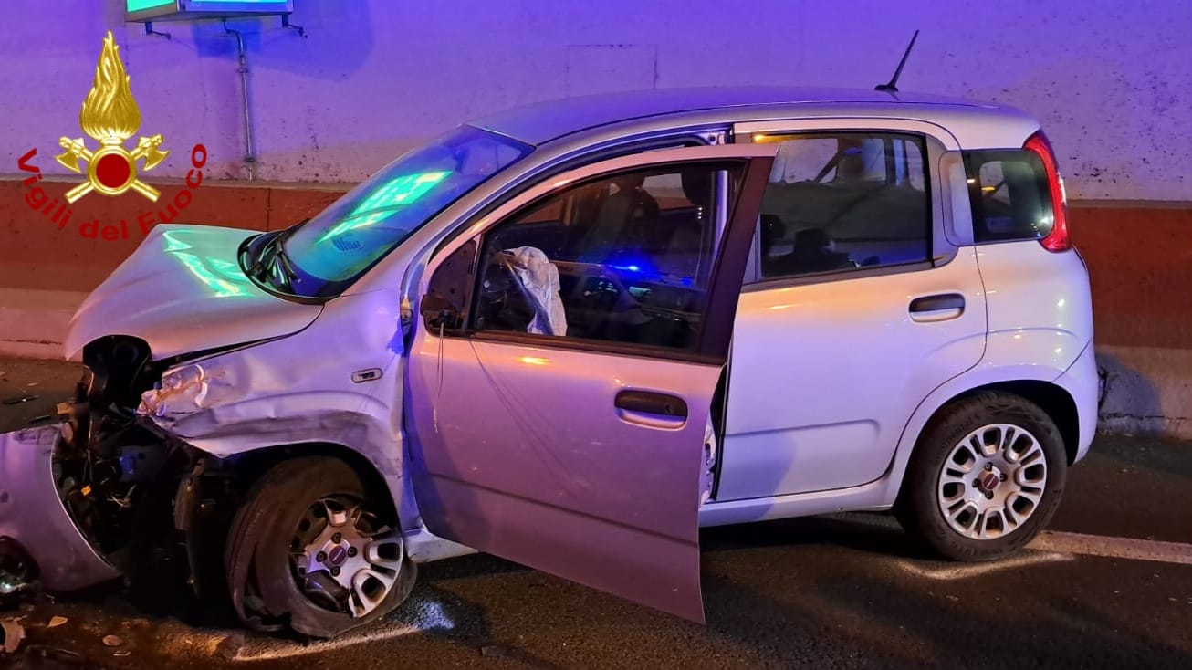 incidente chiusavecchia tre auto coinvolte galleria statale 28
