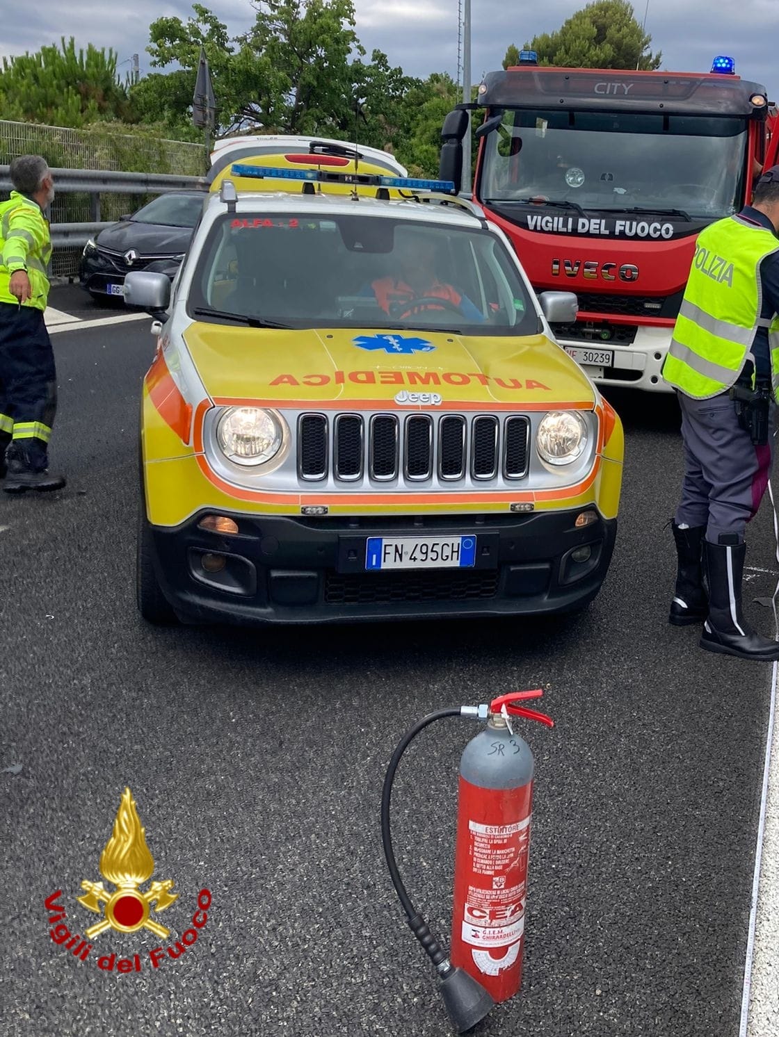 incidente stradale vigili del fuoco autostrada a10 scontro due auto_04