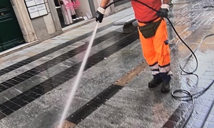 Interventi di pulizia strade a Sanremo