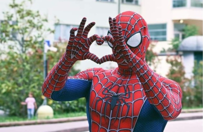 Spiderman Villardita protagonista della campagna per la donazione del sangue
