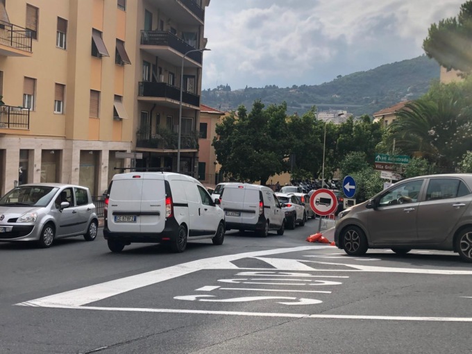 Lavori in Via Agnesi, qualche disagio per il cantiere