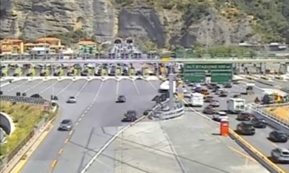 Controesodo: 6 km di coda tra Mentone e Ventimiglia; rallentamenti tra Pietra e Savona