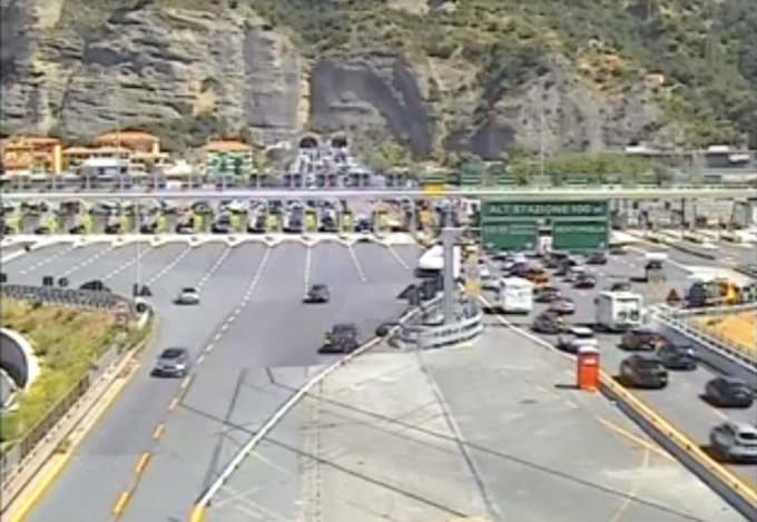 Controesodo: 6 km di coda tra Mentone e Ventimiglia; rallentamenti tra Pietra e Savona