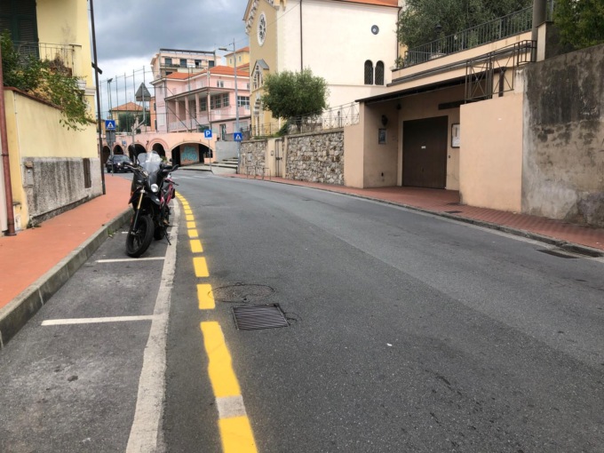 Al via i lavori per allargare via Agnesi
