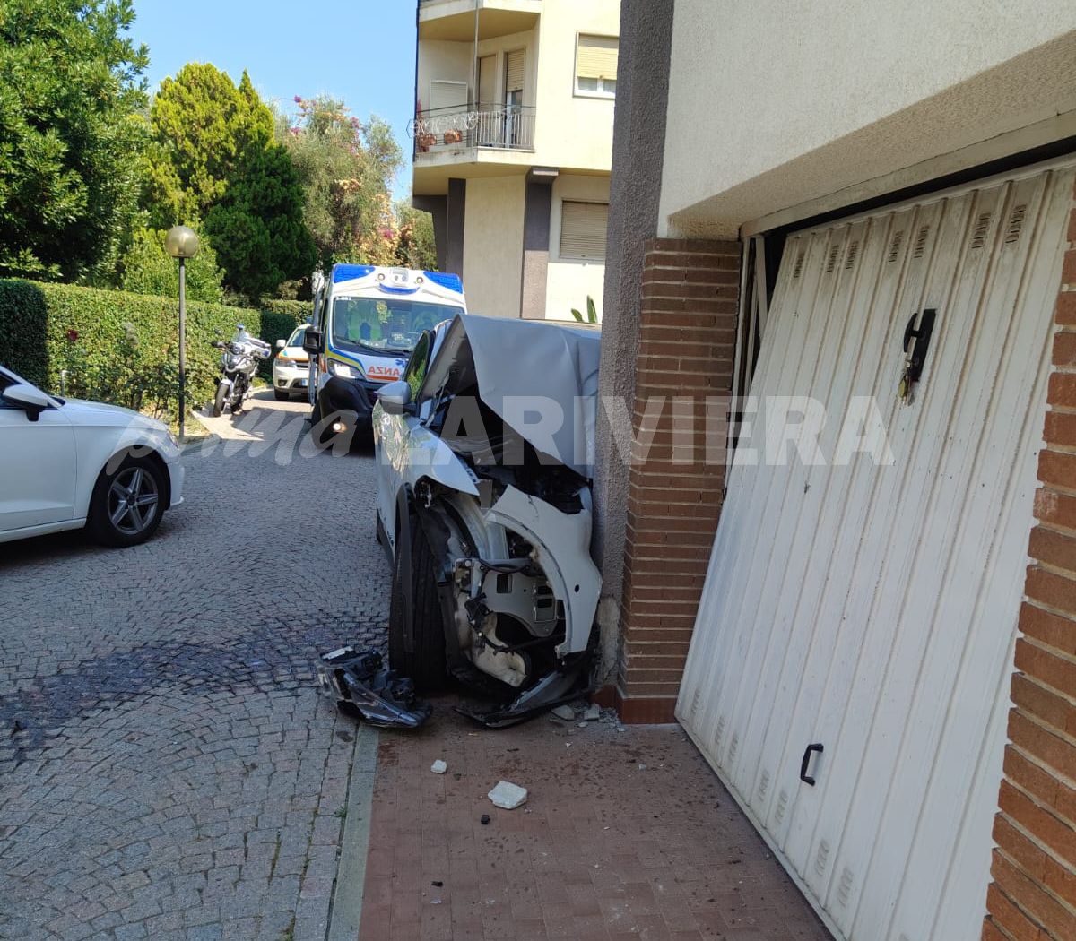 privacy schianto incidente bortdighera auto contro muro_02