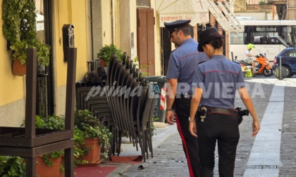 Rissa con il lancio di tavoli in via Piave a Sanremo. Video
