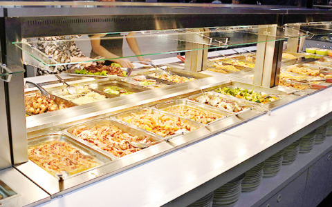 Non solo sushi: la doppia anima orientale e mediterranea di Sushi Fan Camporosso