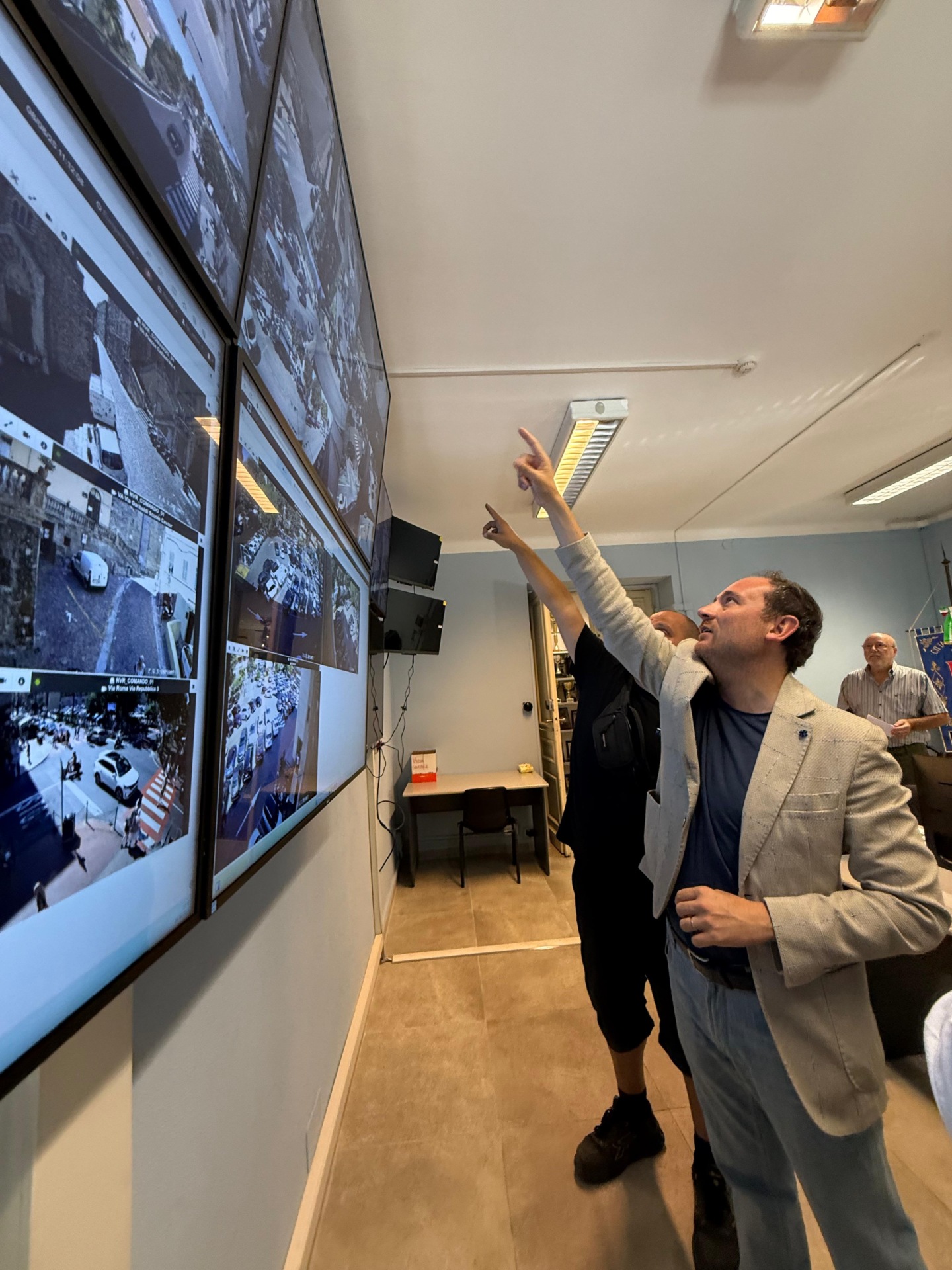 telecamere centrale operativa sistema di videosorveglianza ventimiglia_02