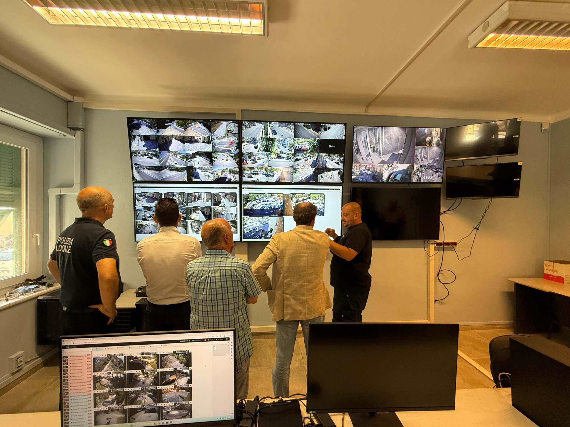 telecamere centrale operativa sistema di videosorveglianza ventimiglia_03