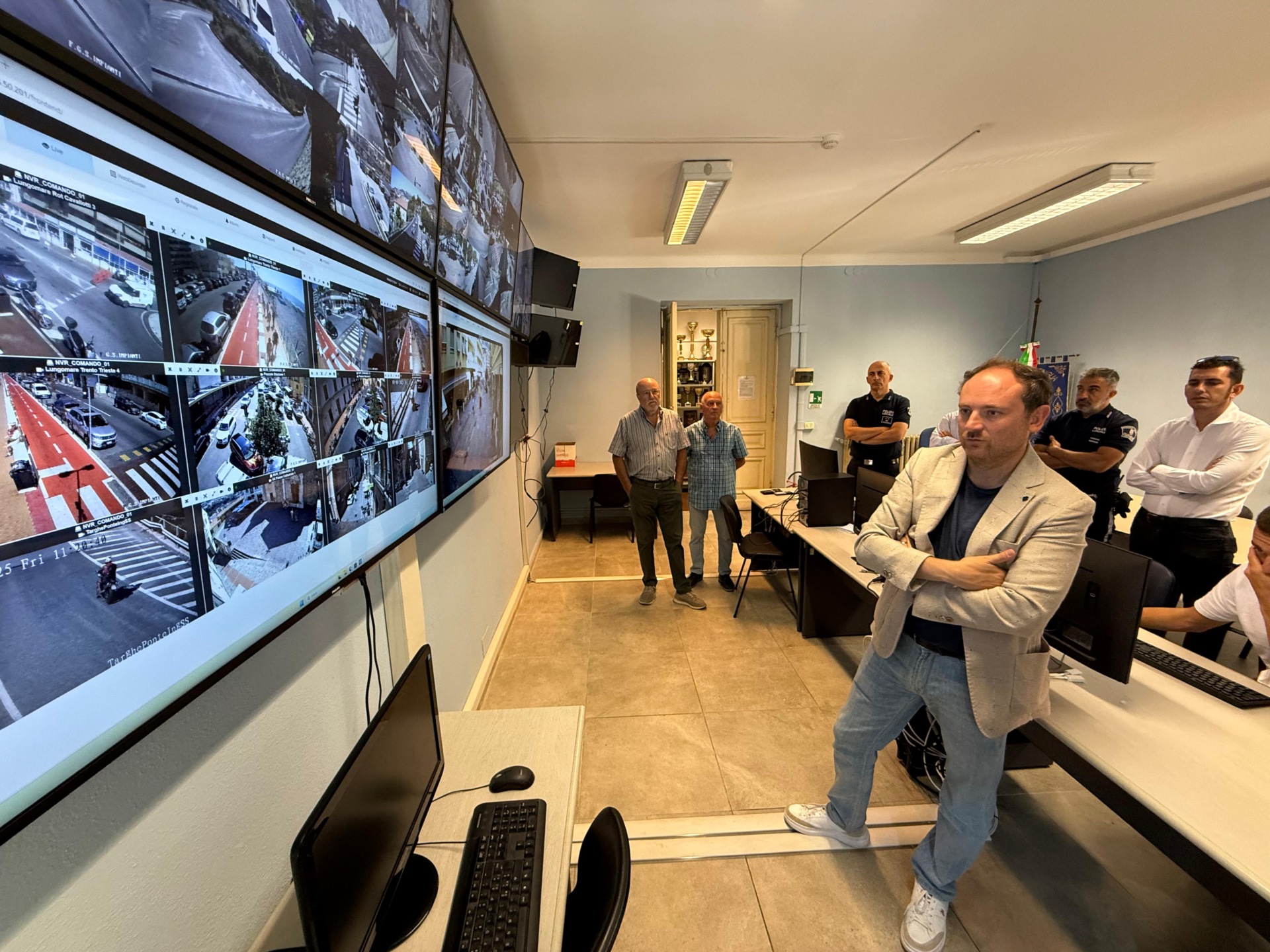 telecamere centrale operativa sistema di videosorveglianza ventimiglia_05