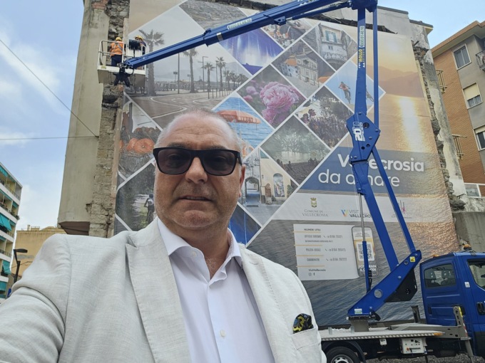 Ex Impero: installato telo promozionale gigante della città di Vallecrosia