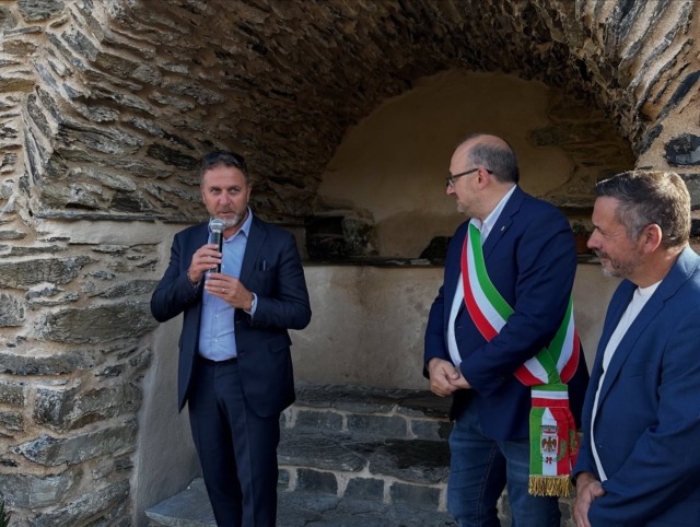 Conio celebra San Maurizio e inaugura la fontana restaurata