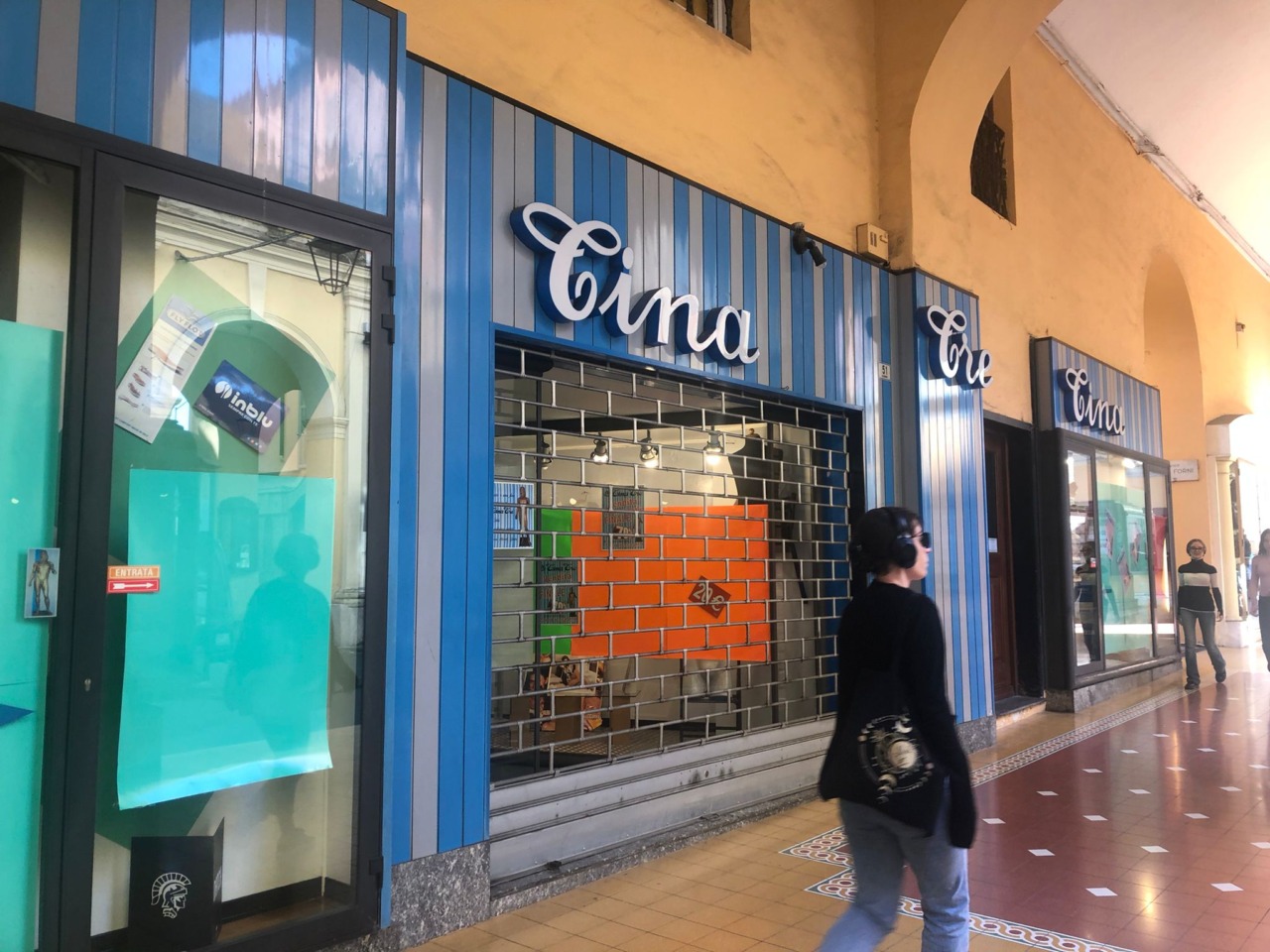 Chiude lo storico negozio Tina Tre