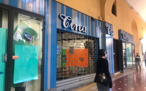Chiude lo storico negozio Tina Tre