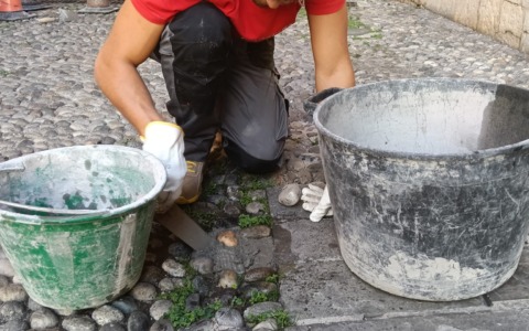 Sistemato il selciato intorno alla cattedrale
