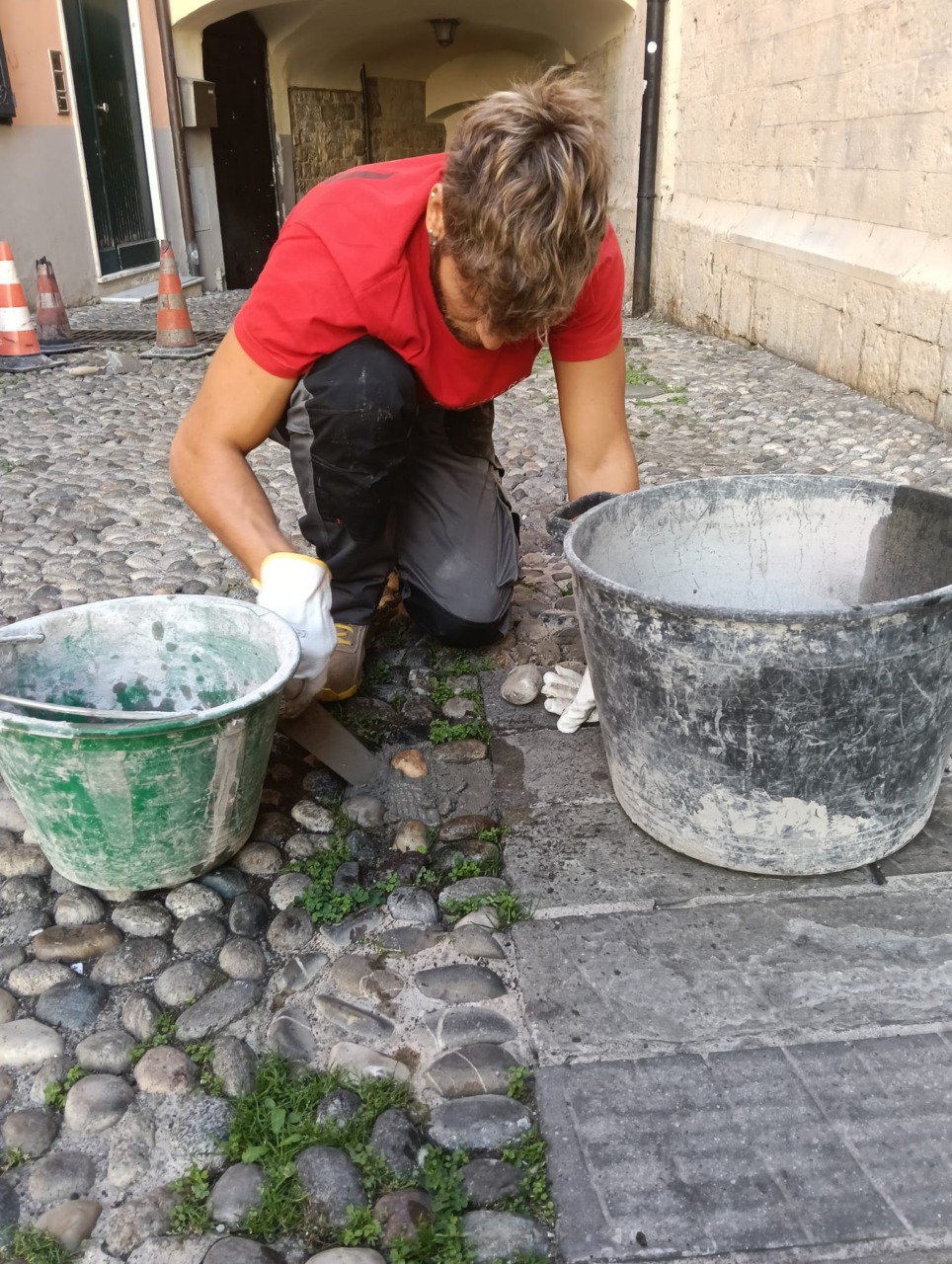 Sistemato il selciato intorno alla cattedrale