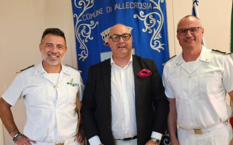 Il nuovo Capo della Capitaneria di Porto di Ventimiglia ricevuto dal sindaco di Vallecrosia