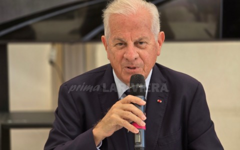 Il sindaco di Imperia ed ex ministro Claudio Scajola è rientrato in Forza Italia