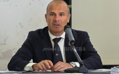 Navette sulla pista ciclabile durante il Festival. Forse anche i taxi