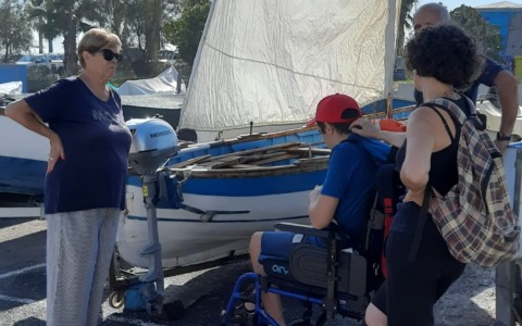 Disabili in vacanza fanno “scuola” di vela, canoa e pesca a Borgo Prino
