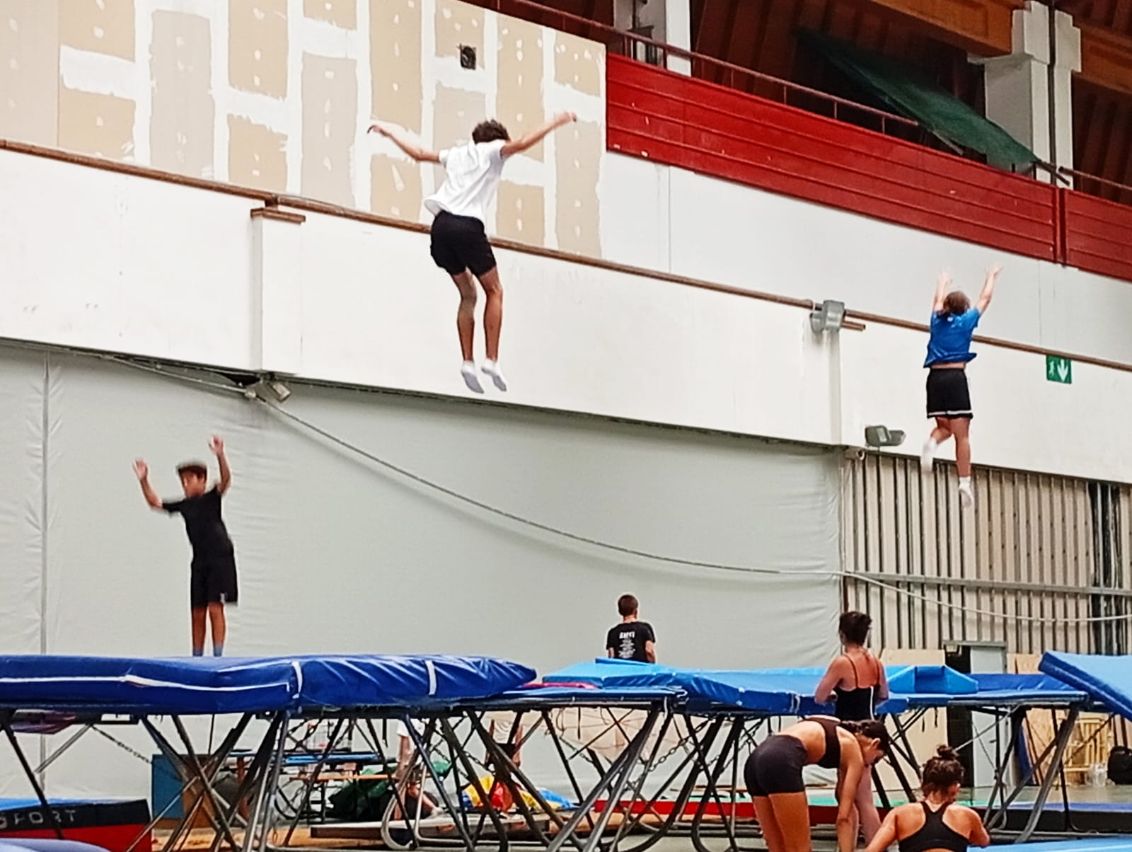 na25 trampolini salti