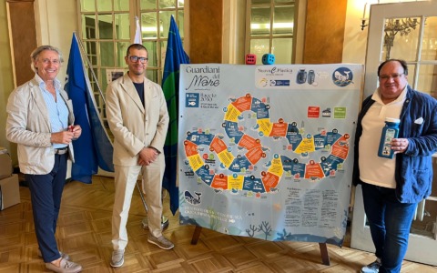 “Guardiani del Mare”, consegnato il gioco educativo al vicesindaco di Sanremo Fellegara