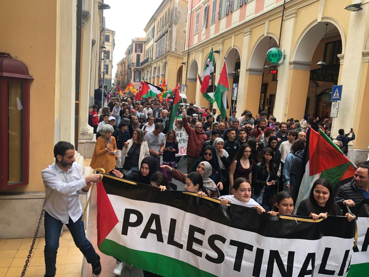 “Il Duce appeso a testa in giù, Giorgia Meloni prossima sei tu”, la condanna di Berrino